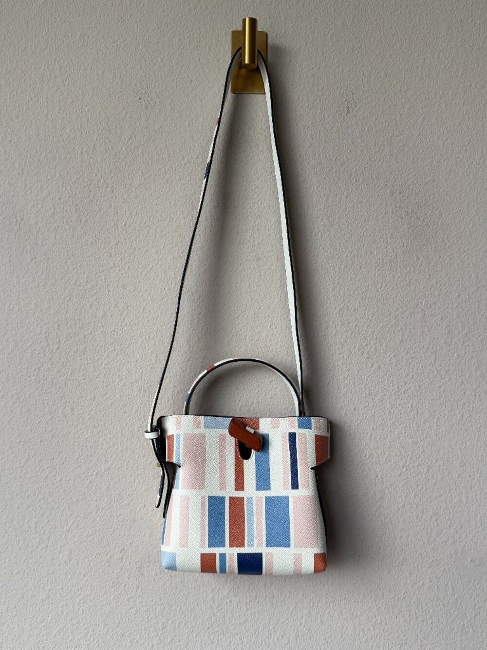 Pastel Geometric Structured Crossbody Bucket Bag